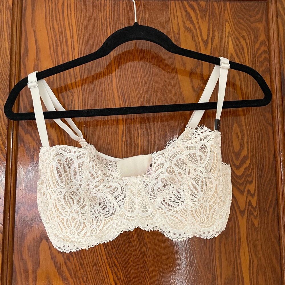 Victoria Secret- Dream angel unlined lace balconette bra